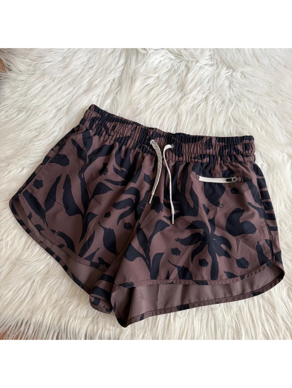 Vuori shorts size S - Picture 3 of 4